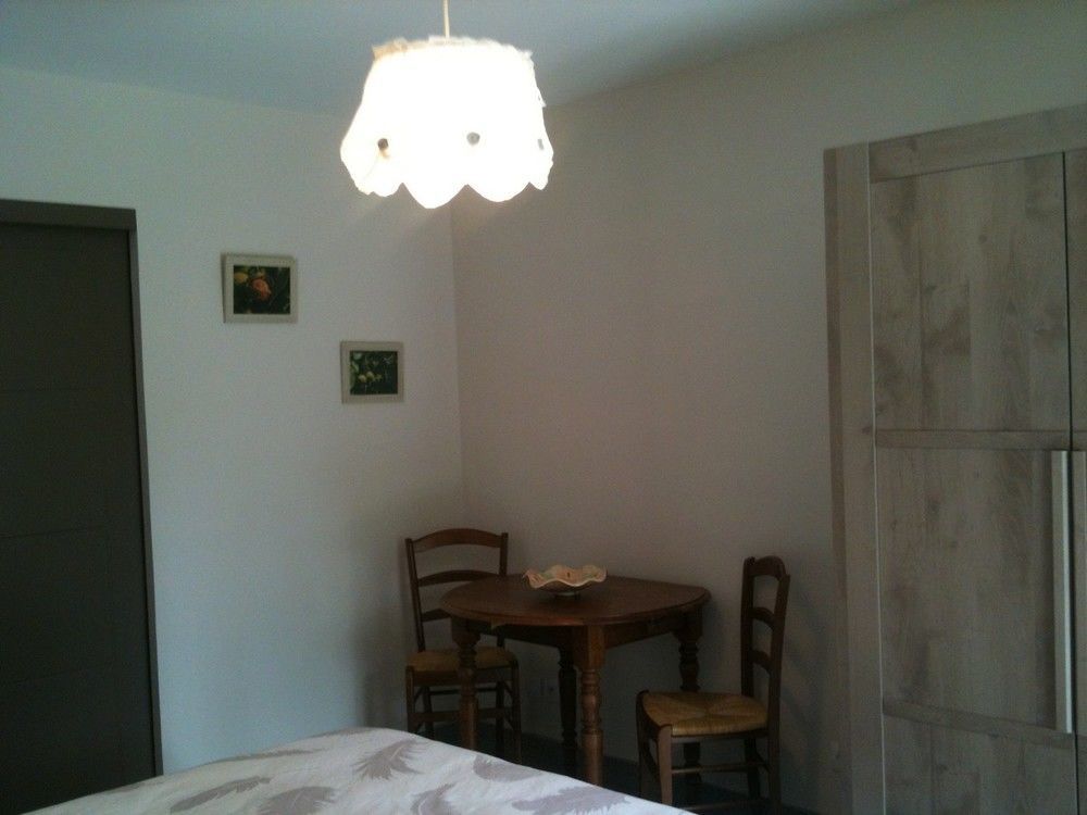 Le Mas De Servant Roulottes Et Chambres D'Hotes Auberives-en-Royans Buitenkant foto