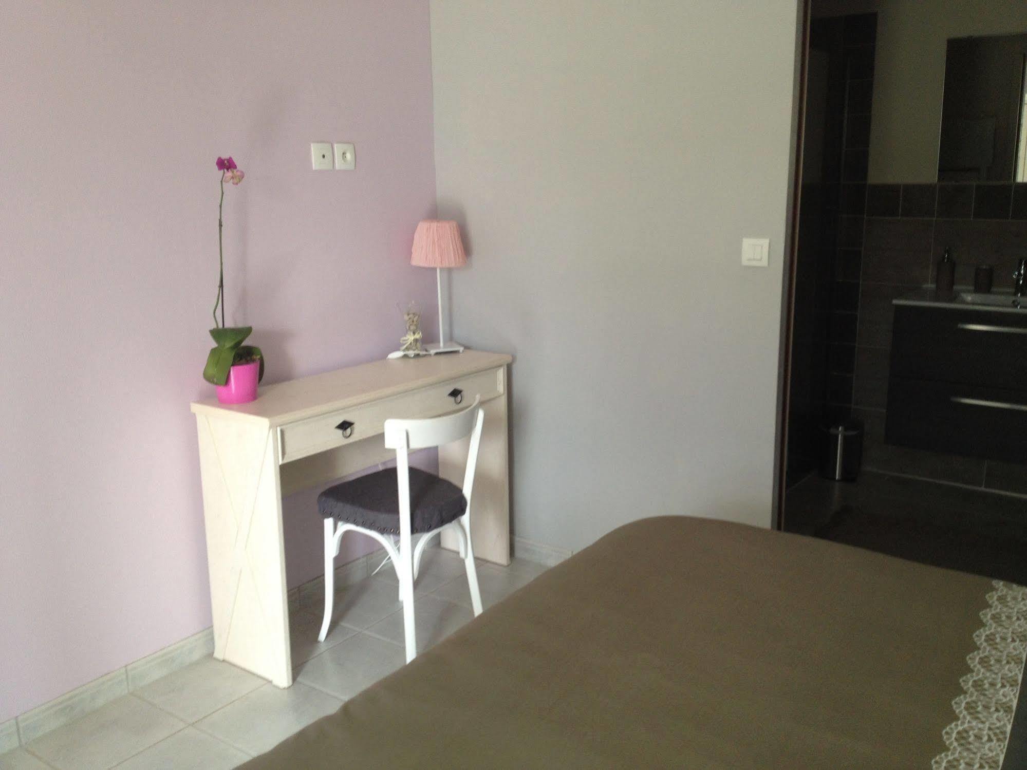 Le Mas De Servant Roulottes Et Chambres D'Hotes Auberives-en-Royans Buitenkant foto
