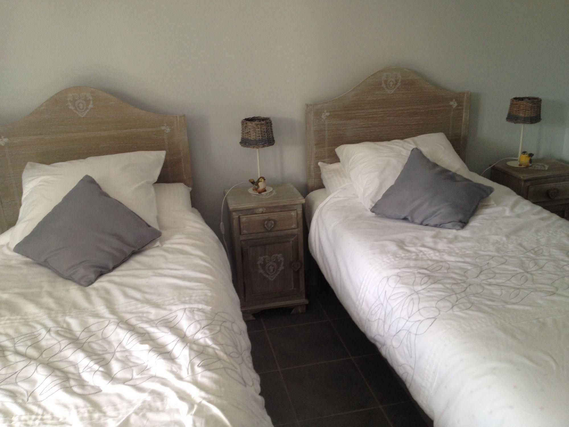 Le Mas De Servant Roulottes Et Chambres D'Hotes Auberives-en-Royans Buitenkant foto