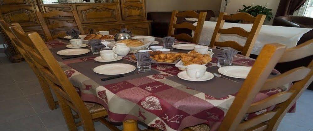 Le Mas De Servant Roulottes Et Chambres D'Hotes Auberives-en-Royans Buitenkant foto